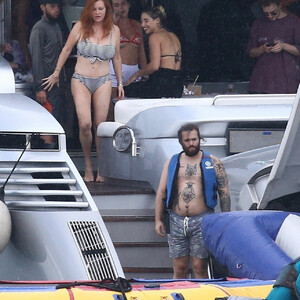 Celeb Naked Bella Thorne 086 pic