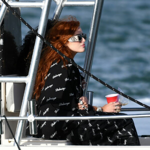 Bella Thorne Kicks Back on a Boat with Friends in Miami Beach (65 Photos) - Leaked Nudes