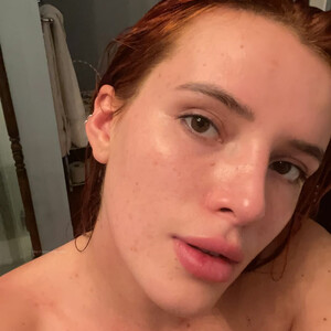 Nude Celeb Pic Bella Thorne 015 pic
