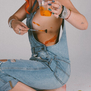 Free Nude Celeb Bella Thorne 016 pic