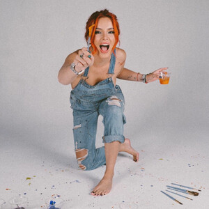 Free Nude Celeb Bella Thorne 021 pic