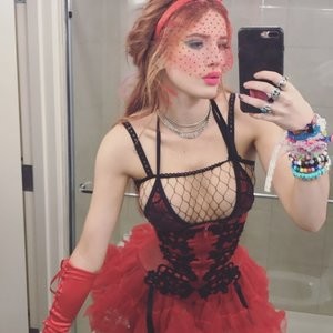 Bella Thorne Sexy (8 Photos + Video + Gifs) – Leaked Nudes