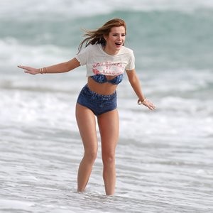 Naked celebrity picture Bella Thorne 026 pic