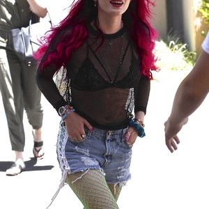 Real Celebrity Nude Bella Thorne 061 pic