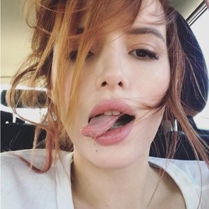 Free nude Celebrity Bella Thorne 014 pic