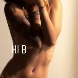 Celeb Nude Bella Thorne 023 pic