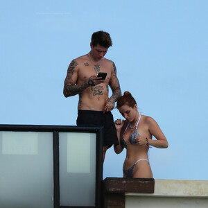 Real Celebrity Nude Bella Thorne 050 pic