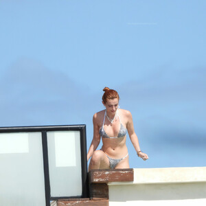 Real Celebrity Nude Bella Thorne 079 pic