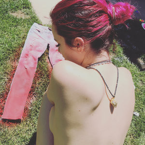 Bella Thorne Topless (3 Photos) - Leaked Nudes