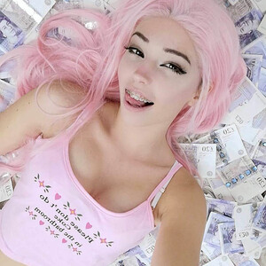 Celeb Nude Belle Delphine 135 pic