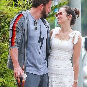 Ben Affleck & Ana de Armas Take the Dogs Out For a Walk (54 Photos) – Leaked Nudes
