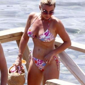 Billie Faiers Enjoys Her Summer Holiday in Ibiza (34 Photos) – Leaked Nudes