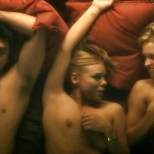 Celeb Naked Billie Piper 024 pic