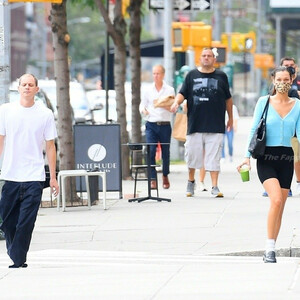 Leaked Celebrity Pic Bella Hadid 006 pic