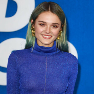 Celeb Nude Charlotte Lawrence 004 pic