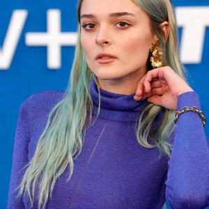 Nude Celebrity Picture Charlotte Lawrence 011 pic