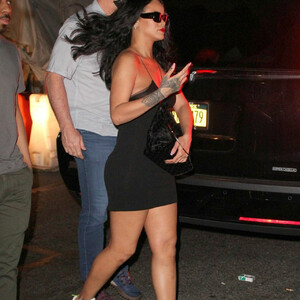 Naked celebrity picture Rihanna 007 pic