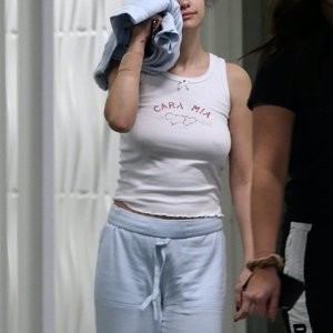 Braless Selena Gomez Visit to the Doctor’s Office in Los Angeles (11 Photos) – Leaked Nudes