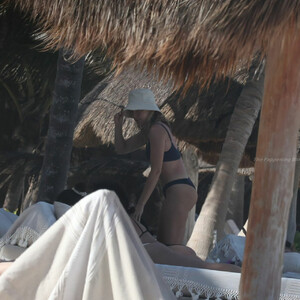 Newest Celebrity Nude Brandi Cyrus 003 pic