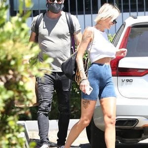 Brian Austin Green & Tina Louise Hold Hands After a Romantic Lunch Date in Agoura Hills (31 Photos) – Leaked Nudes