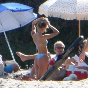 Brody Jenner & Briana Jungwirth Enjoy a Beach Day with Family and Friends (61 Photos) – Leaked Nudes