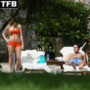 Naked Celebrity Brooke Mueller 007 pic