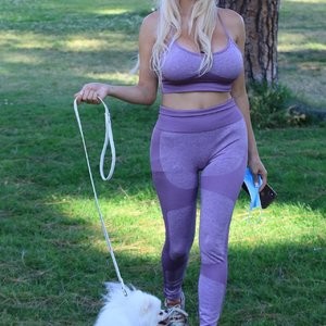 Busty Courtney Stodden Walks Her Dog in Studio City (14 Photos) - Leaked Nudes