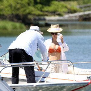 celeb nude Hilaria Baldwin 014 pic