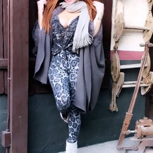 Busty Phoebe Price Enjoys a Day in Beverly Hills (18 Photos) – Leaked Nudes
