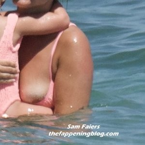 Nude Celebrity Picture Sam Faiers 027 pic