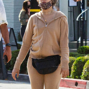 Free nude Celebrity Camila Cabello 007 pic
