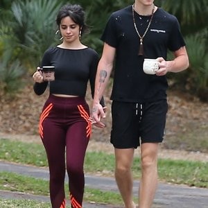 Camila Cabello & Shawn Mendes Hold Hands During a Morning Walk in Miami (32 Photos) – Leaked Nudes