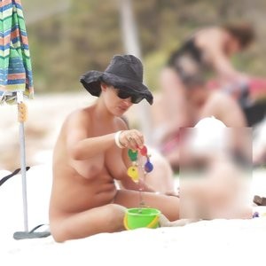 Free Nude Celeb Camila Raznovich 053 pic