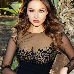 Celeb Nude Camilla Luddington 066 pic