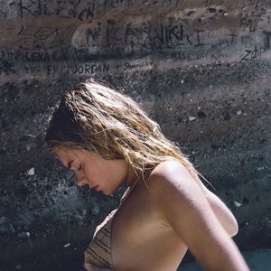 Camille Rowe Nude & Sexy (17 Photos) - Leaked Nudes