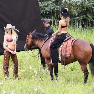 Celebrity Leaked Nude Photo Candice Swanepoel 055 pic