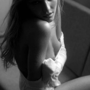 Celeb Nude Candice Swanepoel 026 pic