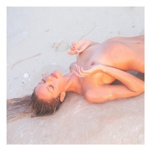 Candice Swanepoel Nude (1 Photo) – Leaked Nudes