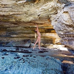 Nude Celeb Pic Candice Swanepoel 004 pic