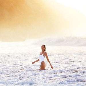 Celebrity Naked Candice Swanepoel 007 pic