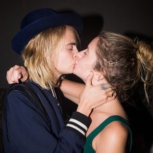 Cara Delevingne & Ashley Benson Sexy (42 Photos) – Leaked Nudes