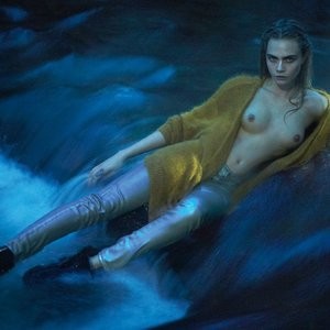 Cara Delevingne Topless (1 Photo) – Leaked Nudes