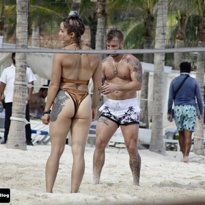 Naked celebrity picture Cara Maria Sorbello 004 pic
