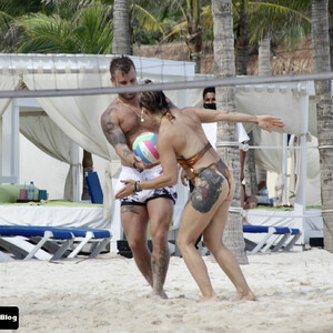 Free Nude Celeb Cara Maria Sorbello 012 pic