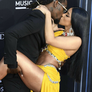Celeb Naked Cardi B 009 pic
