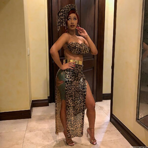 Celeb Nude Cardi B 047 pic