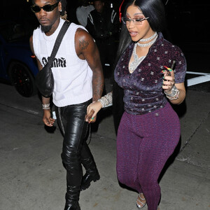 Celebrity Naked Cardi B 006 pic