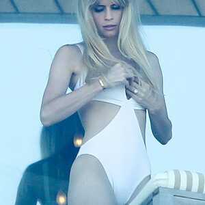 Leaked Celebrity Pic Carlson Young 004 pic