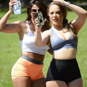 Carmen Valentina & Donna Bella Can Go to the Parks Now (28 Photos) – Leaked Nudes