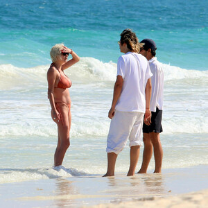 Celebrity Naked Caroline Vreeland 047 pic